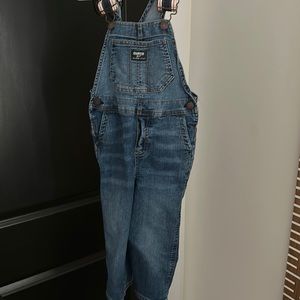 Toddler boys size 3T. Bibs